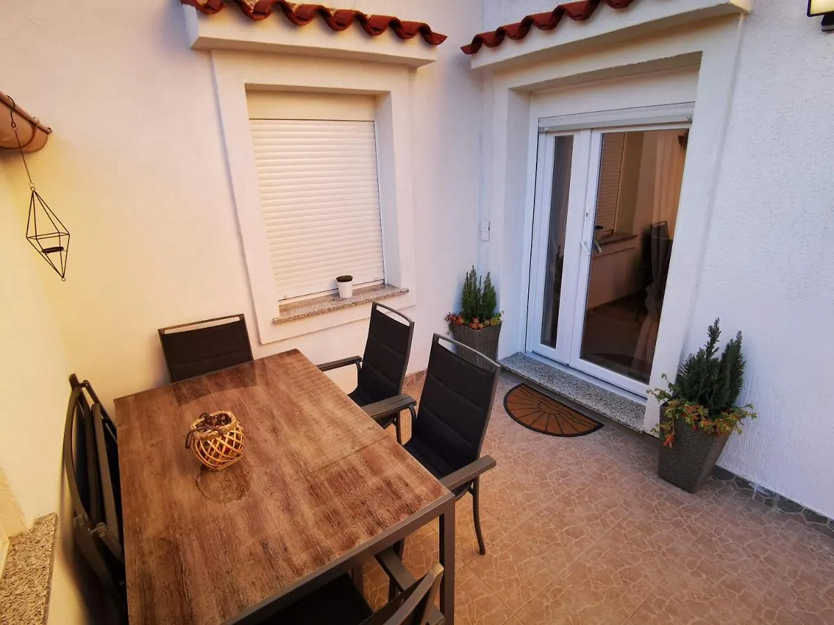 Apartment Dante Fažana