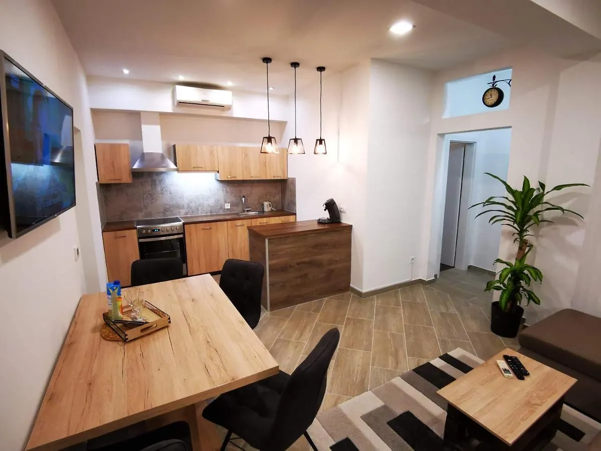 Apartment Dante فاجانا