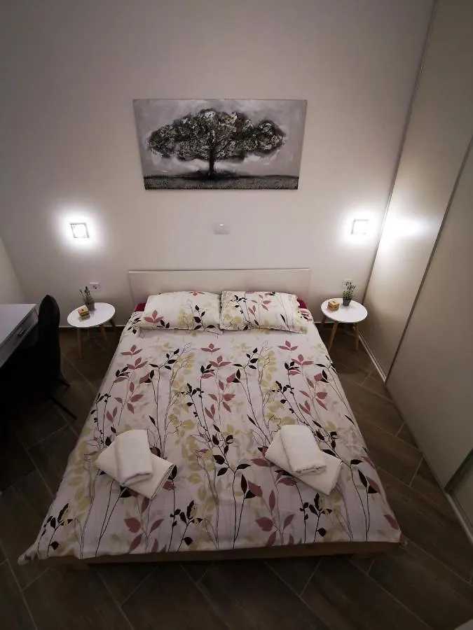 Apartment Dante فاجانا