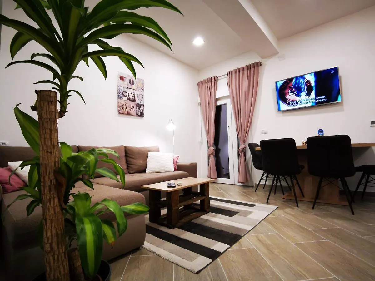 Apartment Dante Fažana